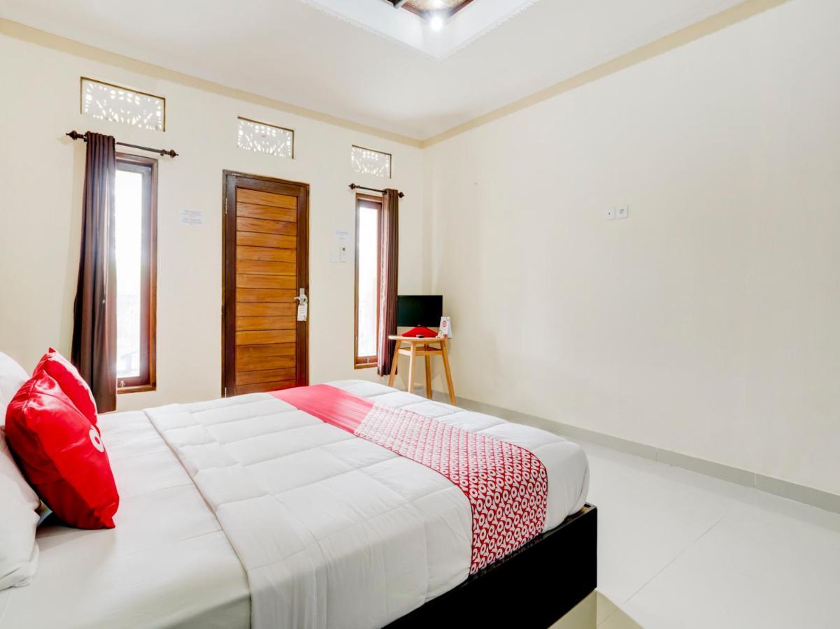 Oyo 90711 Blembong Homestay Jimbaran  Exterior photo